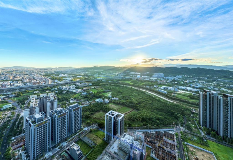 鬼城現象再現!2025年台灣房市回調,哪些區域該避開?