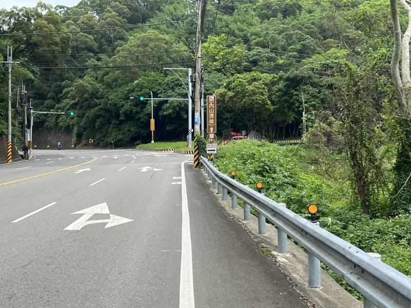 峨眉鄉富興段土地旁道路照片.jpg