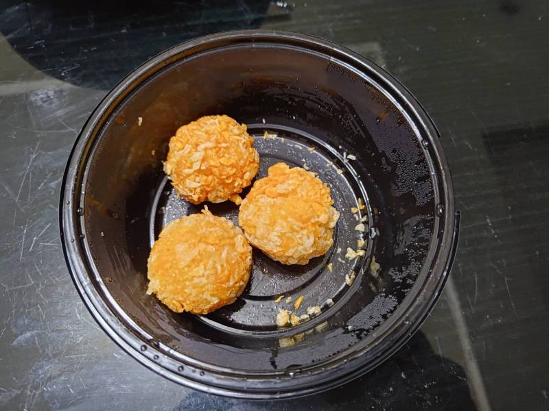 熔岩起司蝦球.jpg