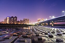 金龍風暴來襲:竹北高鐵周邊房價急劇下跌,市場反應大揭密