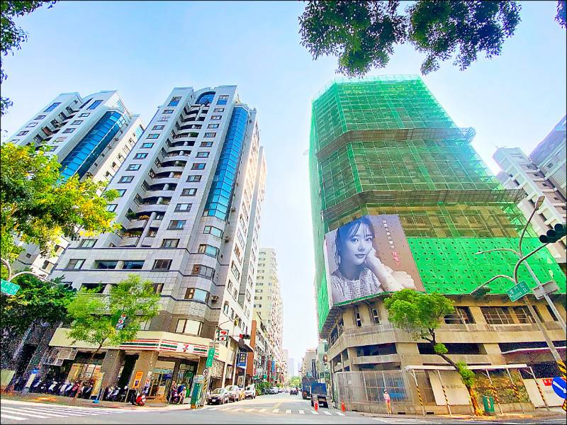 台灣房市轉折點來了!4月房貸與建築貸款增速雙降,未來房價怎麼走?