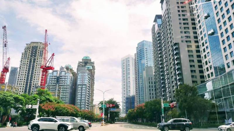 2025年桃園房價比台北便宜三分之一!揭秘桃園買房的五大理由 🏡
