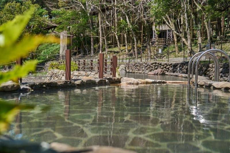 【桃園新秘境】小烏來宇內溪「美人湯」!北部橫貫公路溫泉全攻略,泡湯免費又享自然美景