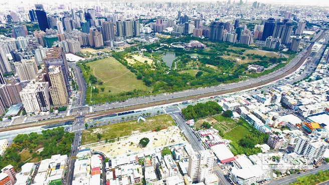 高雄土地投資 2026 全解析：重劃區 vs 市中心，為什麼「區域標籤」根本預測不了報酬