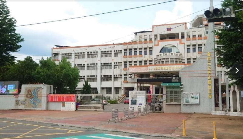 大里工業區旁物流倉庫出租，大里區仁化路附近倉庫出租.jpg